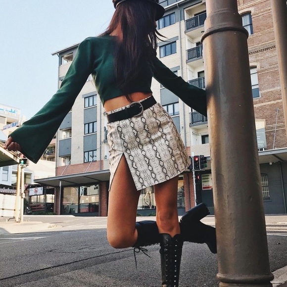 NWOT Princess Polly Samira Snake Print Patent Leather Skirt - Sz 4 - Picture 1 of 13